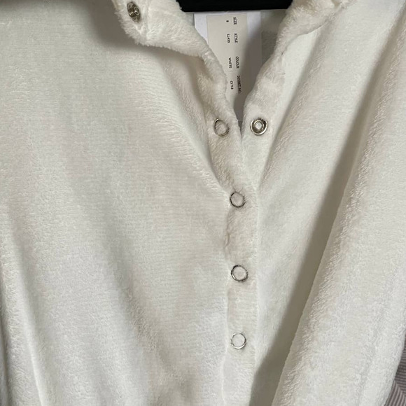 NWT In The Style Womens Short Sleeve Romper Snap Button Tie-Waist Size 8 White - Picture 4 of 6